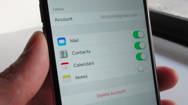 Backup iPhone contacts to iCloud