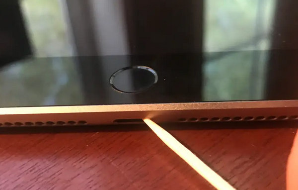 Clean Ipad Headphone Jack 