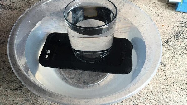 Soak iPhone Water